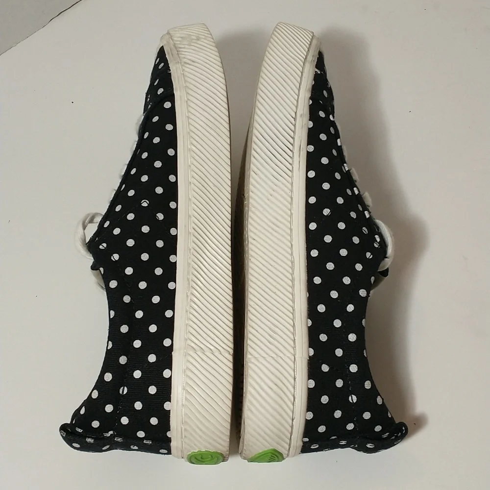 Cariuma OCA Low Black Polka Dot‎ Canvas Sneaker, Women's Size 7, Adorable